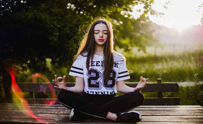 Holistic Approaches to Reducing Anxiety and Stress: Your Path to Inner Peace(图1)
