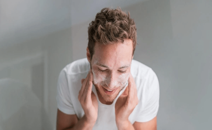 A Complete Guide To Choosing The Right Facial Scrub For Men